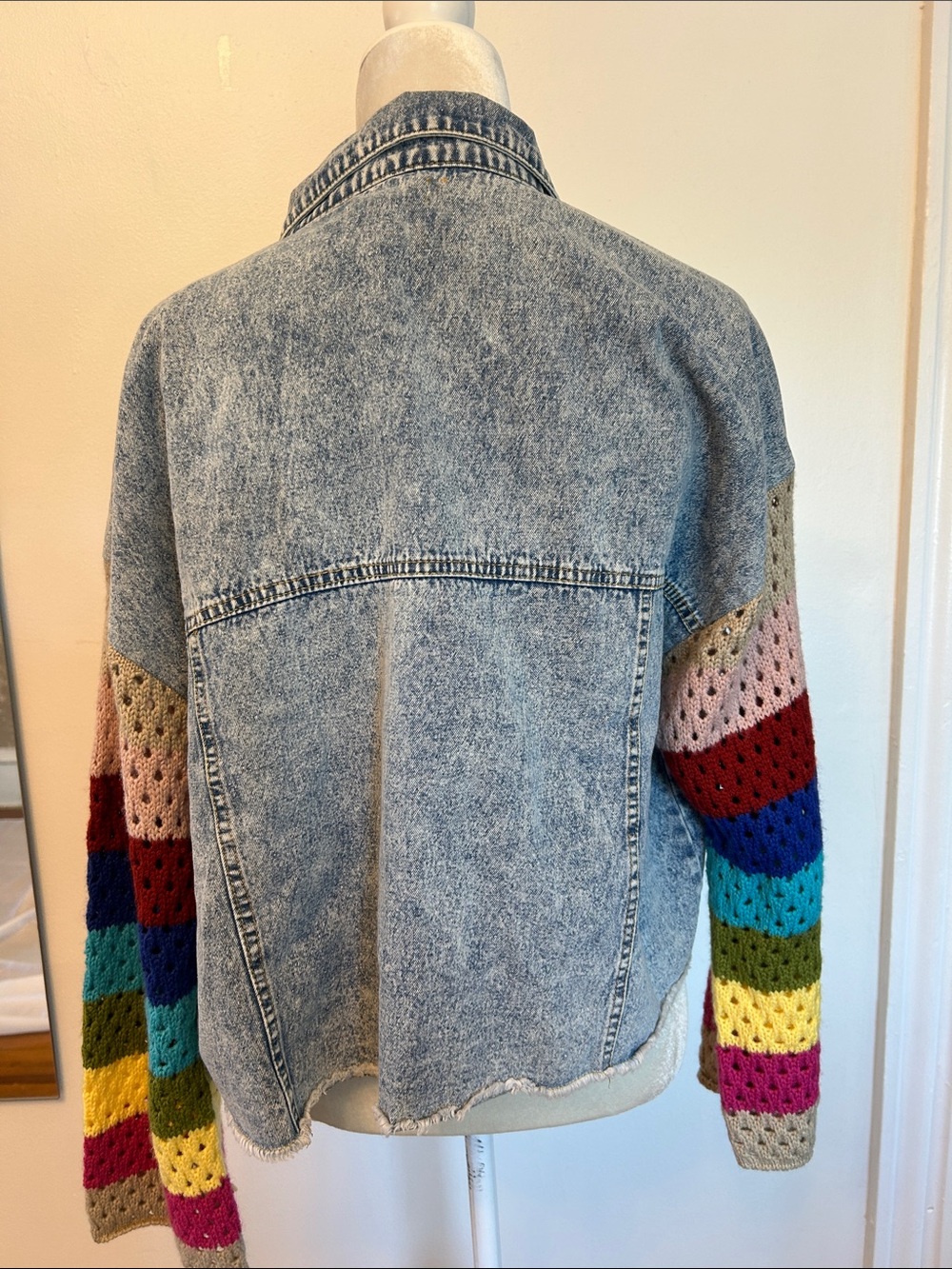 Vintage elan Acid Wash Denim Jacket with Colorful Crochet Striped Sleeves - Picture 4 of 10